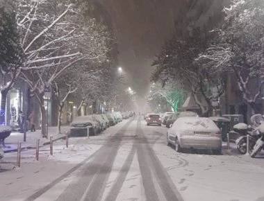 Θεσσαλονίκη: Διεκόπη η κυκλοφορία σε επαρχιακούς δρόμους λόγω χιονόπτωσης και παγετού